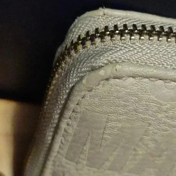 Steve Madden wristlet cream color - Picture 7 of 7